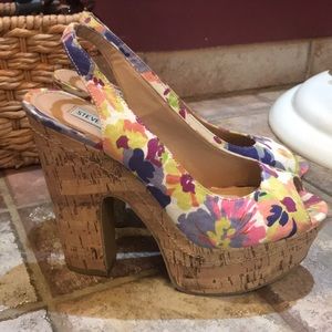 Steve madden floral platform Espadrille size 8